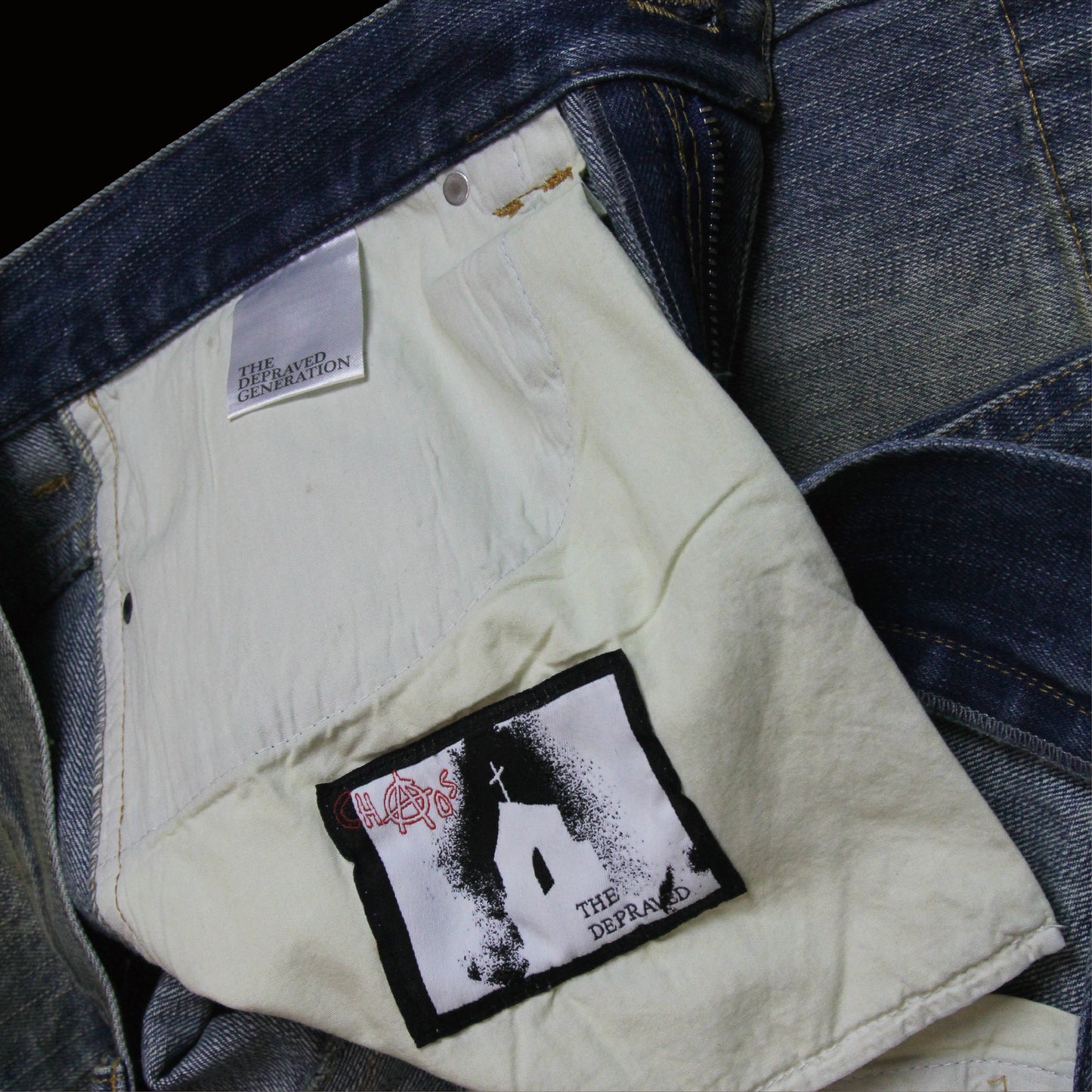 FADED CARPENTER SHORTS